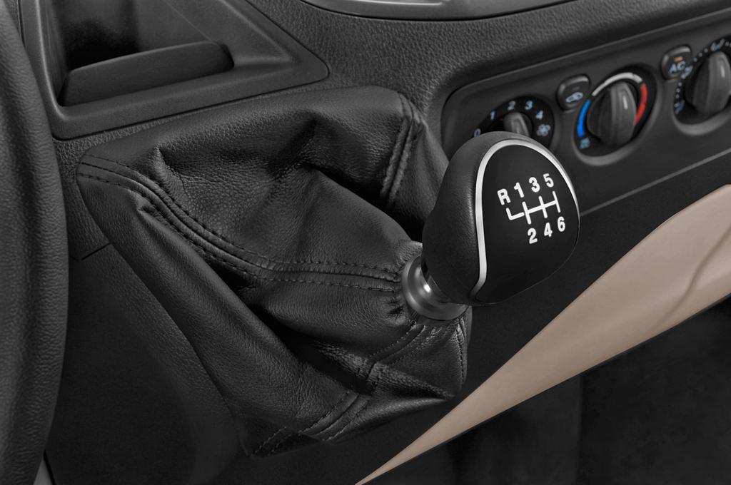 Ford Tourneo Custom (Baujahr 2015) Titanium 5 Türen Schalthebel