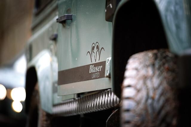 Der Allrader entstand in Zusammenarbeit mit dem Jagdwaffenhersteller Blaser