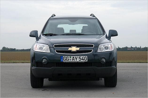 Vorn gibt es einen angedeuteten Unterfahrschutz