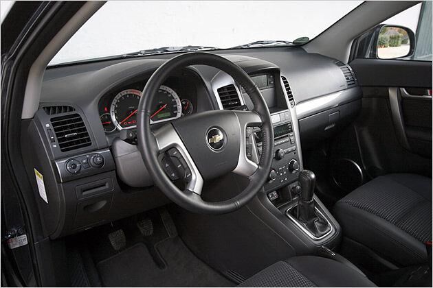 Das Cockpit ist zweckmäßig eingerichtet