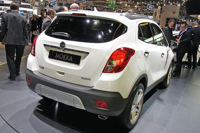 Tatsächlich wirkt der neue Opel bullig, bleibt aber dennoch übersichtlich und ist nicht zu ausladend.