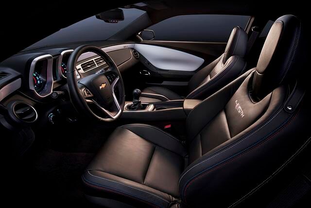 Das Coupé kostet rund 41.000 Euro, das Cabriolet 46.000 Euro