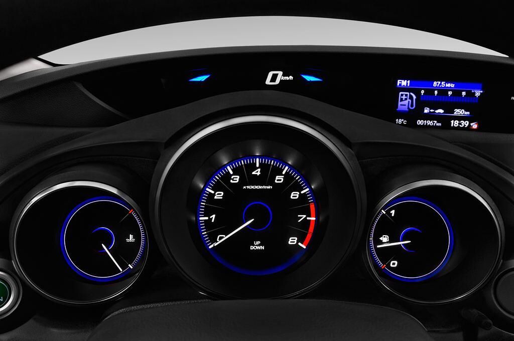 Honda Civic (Baujahr 2015) Comfort 5 Türen Tacho und Fahrerinstrumente
