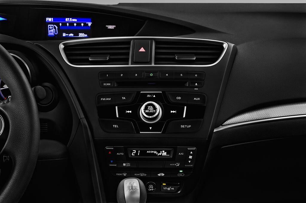 Honda Civic (Baujahr 2015) Comfort 5 Türen Mittelkonsole