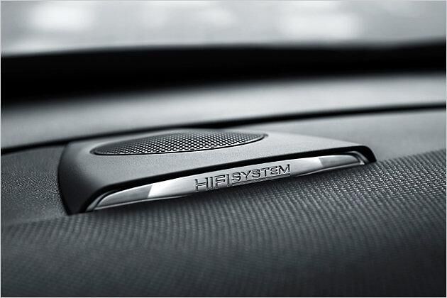 Das HiFi-System gibt es beim Exclusive für 400 Euro Aufpreis - ein CD-Radio ist bereits ab Tendance Serie