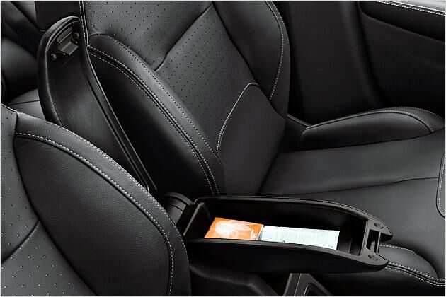 Auch die Mittelarmlehne gibt es nur beim teuren C3 Exclusive
