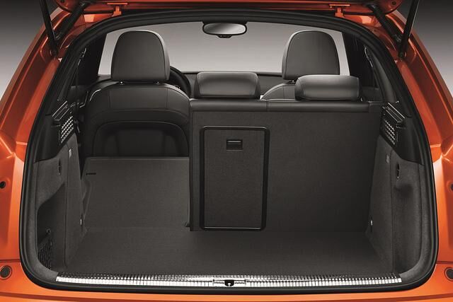 Der Kofferraum fasst zwischen 460 und 1.365 Litern
