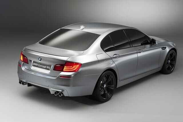 Die Kraftübertragung auf die Hinterräder erfolgt über ein Siebengang-Doppelkupplungsgetriebe