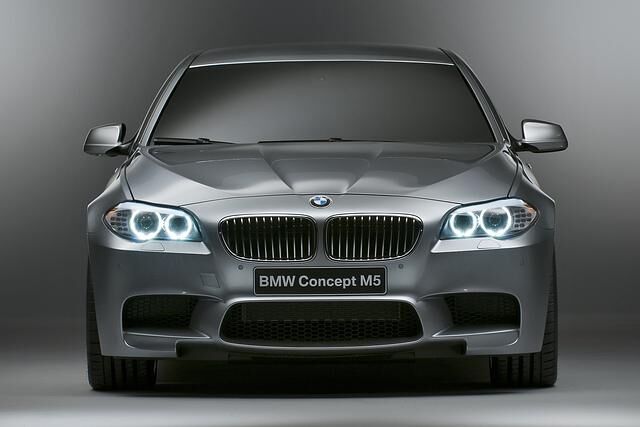 Unter der Haube wird ein 4,4-Liter-V8 arbeiten