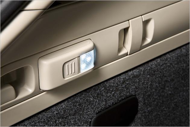 Diese LED-Leuchte lässt sich herausnehmen und als Taschenlampe verwenden