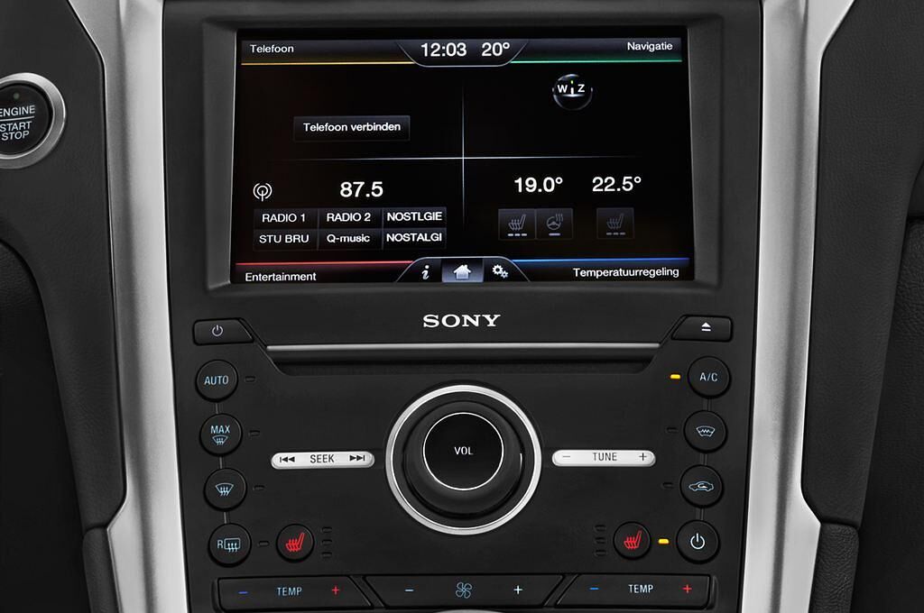 Ford Mondeo (Baujahr 2015) Titanium 5 Türen Radio und Infotainmentsystem