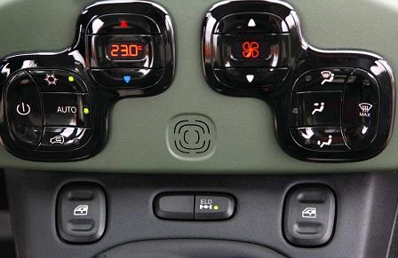 Die Klima-Bedienung des Fiat Panda 4x4.