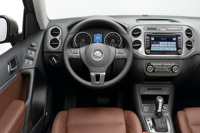 Das Cockpit zeigt den gewohnten VW-Stil