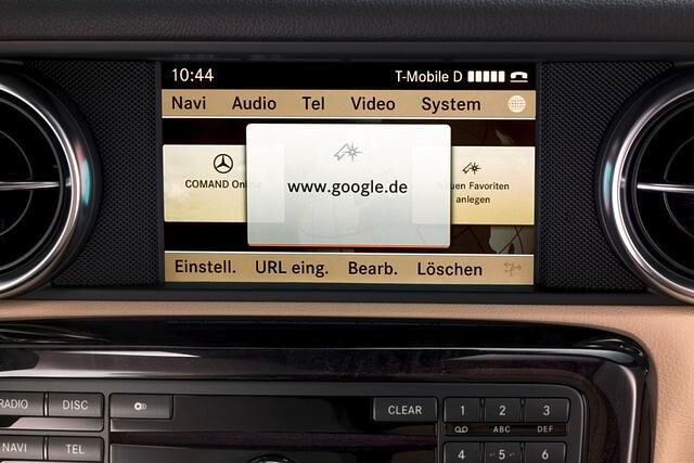 Ab Herbst bindet Mercedes Facebook und Google Streetview sowie Google Panoramio ein