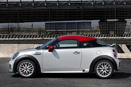 Mini Coupé - Britische Flachdach-Architektur (Vorabbericht)