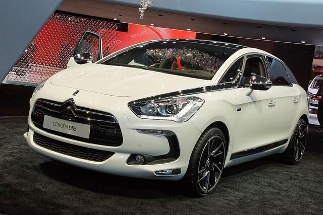 Citroen DS5.