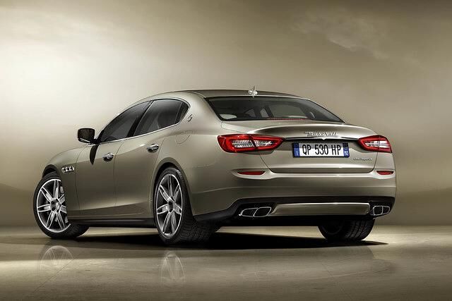 Am Heck ist der neue Italiener an den geänderten Rückleuchten leicht zu erkennen