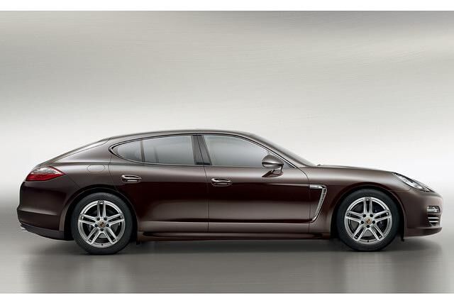 Porsche veredelt seinen Luxuslimousine Panamera
