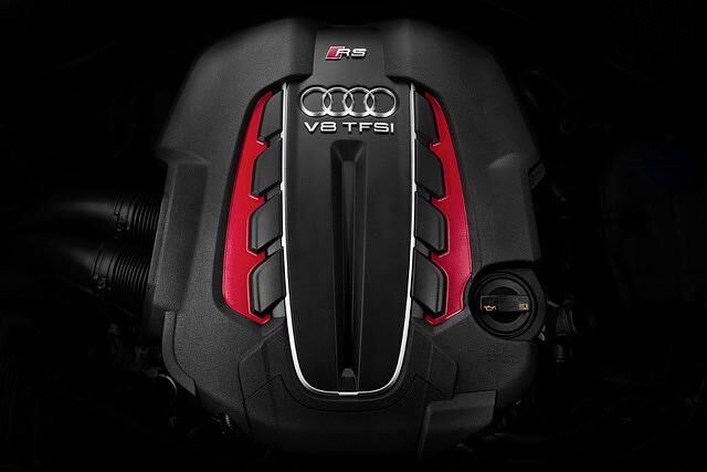 Der 4,0-Liter-Biturbo-V8 des Kombis kommt auf stramme 412 kW/560 PS