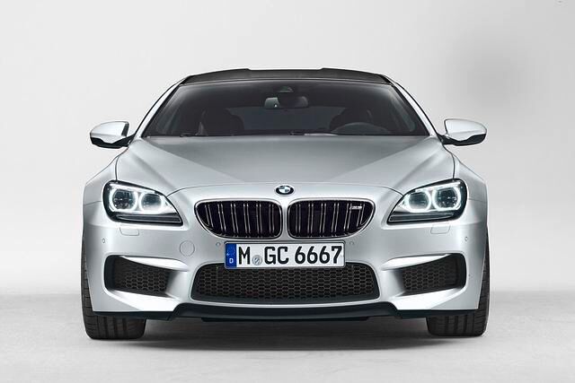 Erkennungszeichen sind die großen Lufteinlässe