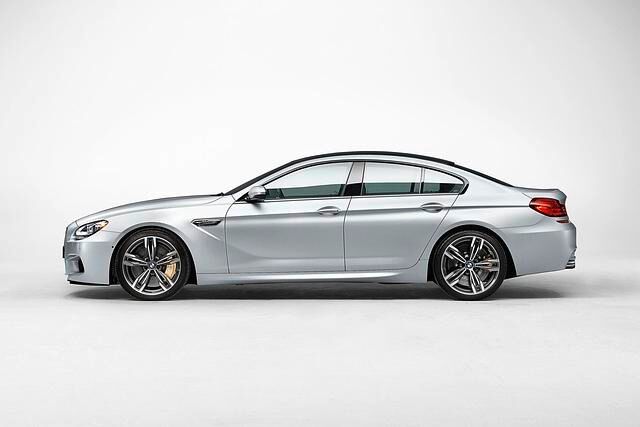 Den Antrieb übernimmt ein Biturbo-V8