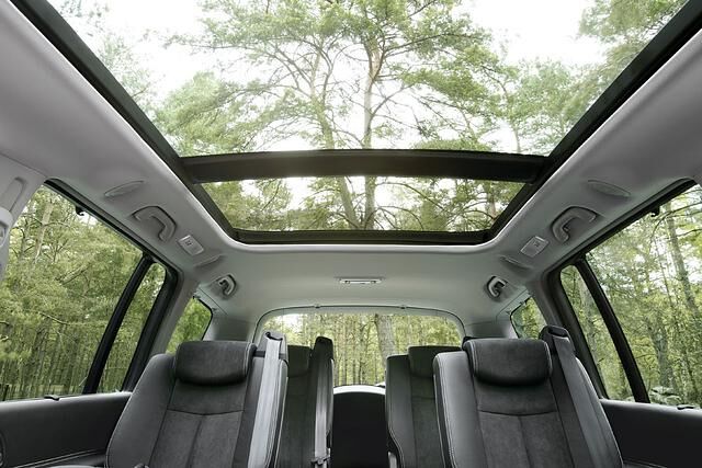 Das Sondermodell Edition 25th gibt es auch mit einem großen Schiebedach