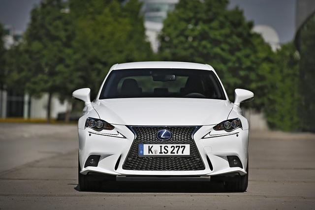 Lexus IS 300h F-Sport