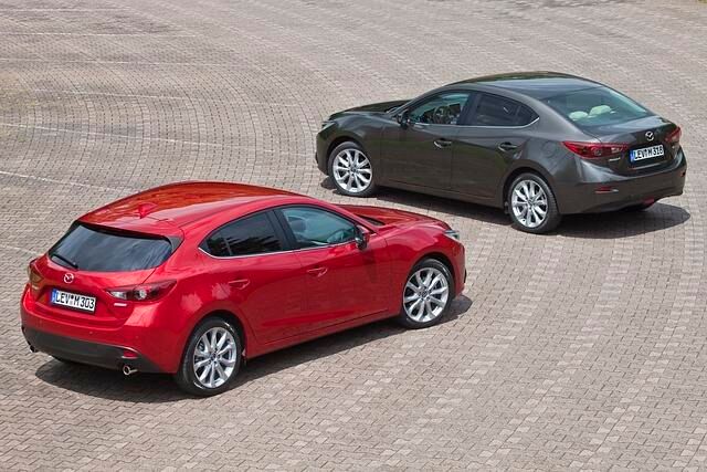 Preise sind noch nicht bekannt. Das Mazda3 Schrägheck steht als günstigste Version für knapp 17.000 Euro in der Preisliste