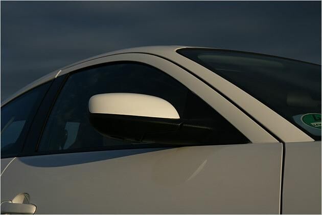 Die Außenspiegel fallen ziemlich klein aus