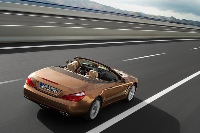 Im Zusammenspiel mit der ausgeklügelten Aerodynamik ist den Stuttgartern ist damit ein erstaunlicher Spagat zwischen Sparsamkeit