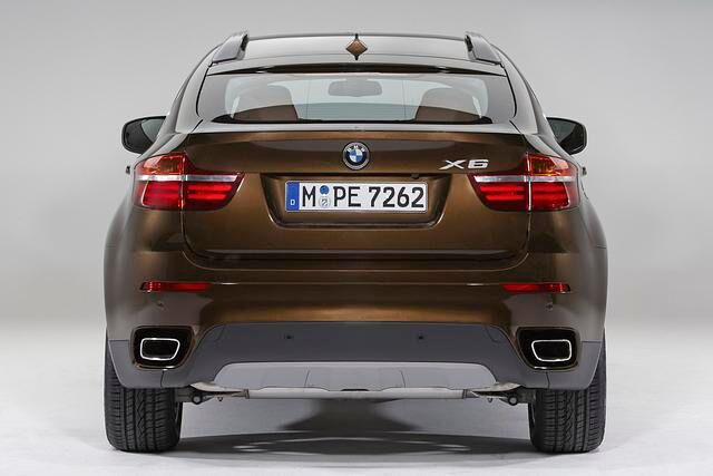 Hinten sind die LED-Rückleuchten neu