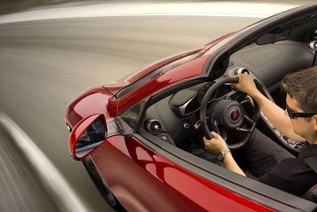 Die 460 kW/625 PS des 3,8-Liter-V8-Turbos sind für eine Höchstgeschwindigkeit von 329 km/h gut