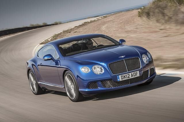 Das 4,80 Meter lange Luxus-Sportcoupé benötigt für den Standard-Sprint von 0 auf 100 km/h 4,2 Sekunden