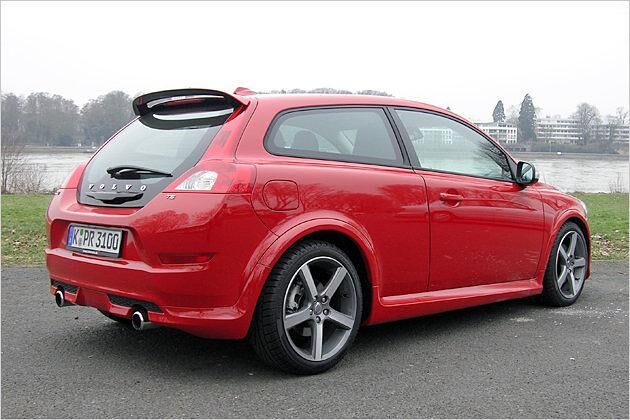 Ein Dachspoiler ist ebenfalls im R-Paket enthalten