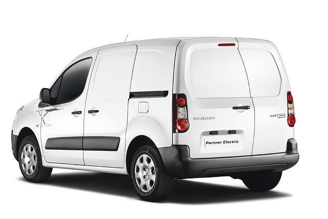 Mit einem elektrisch angetriebenen Stadtlieferwagen wollen Citroen und Peugeot die Innenstädte sauberer und leiser halten