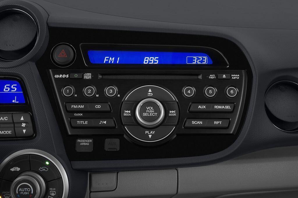 Honda Insight (Baujahr 2011) Comfort 5 Türen Radio und Infotainmentsystem