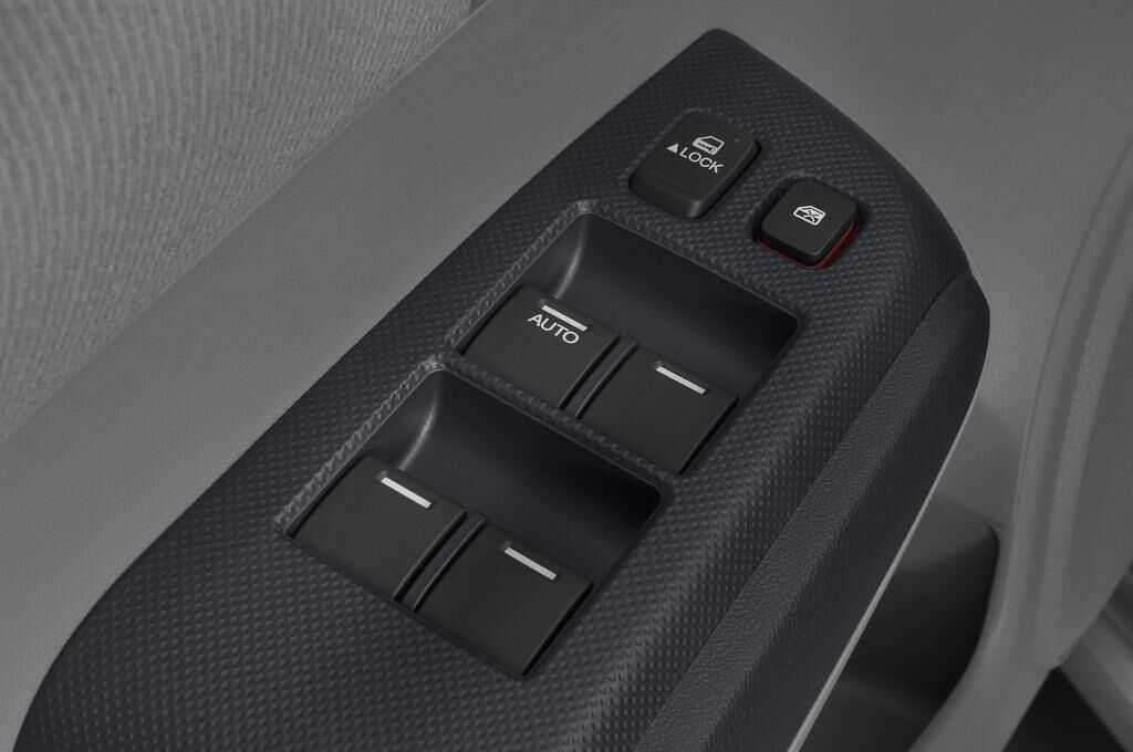 Honda Insight (Baujahr 2011) Comfort 5 Türen Bedienungselemente Tür