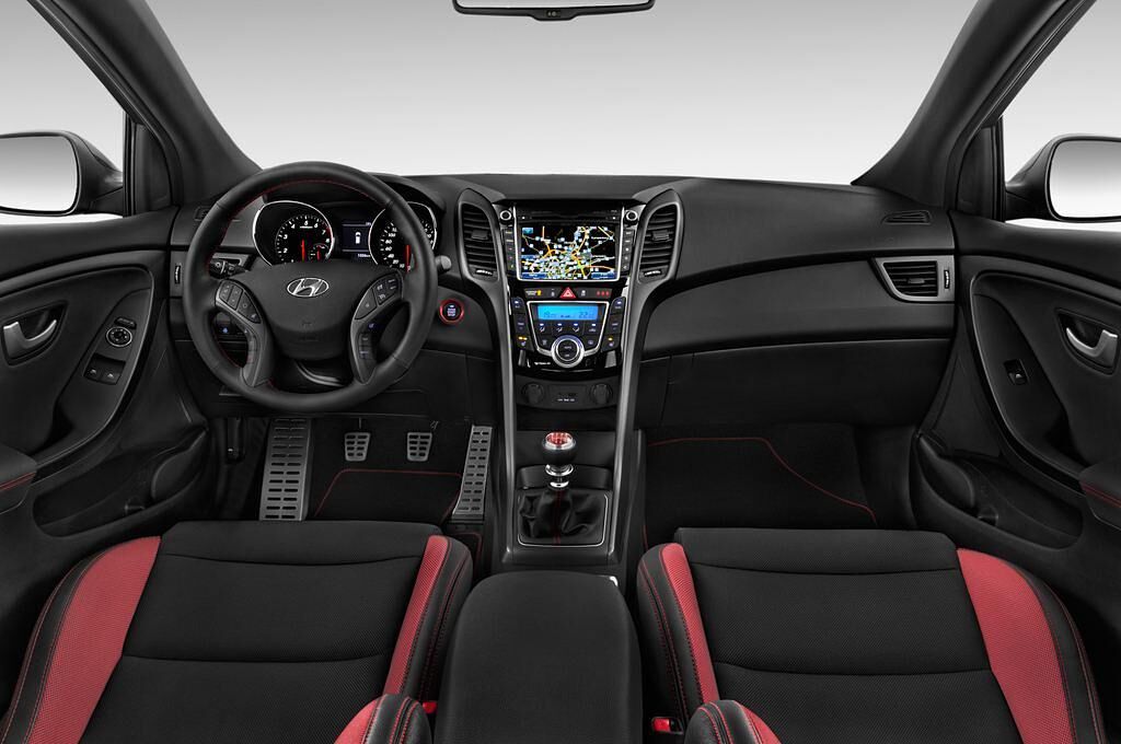 Hyundai I30 (Baujahr 2015) Turbo 3 Türen Cockpit und Innenraum