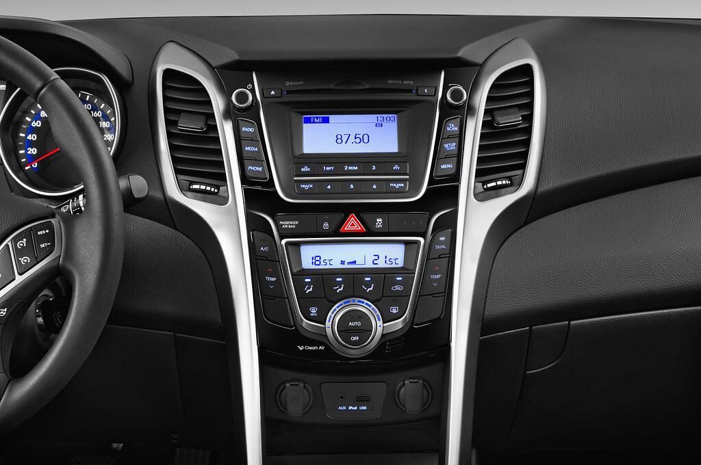 Hyundai I30 (Baujahr 2012) Style 5 Türen Mittelkonsole
