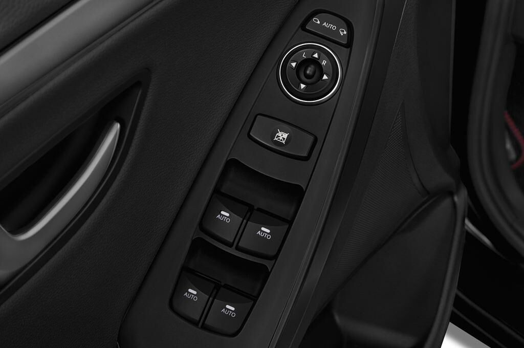 Hyundai I30 (Baujahr 2015) Turbo 5 Türen Bedienungselemente Tür