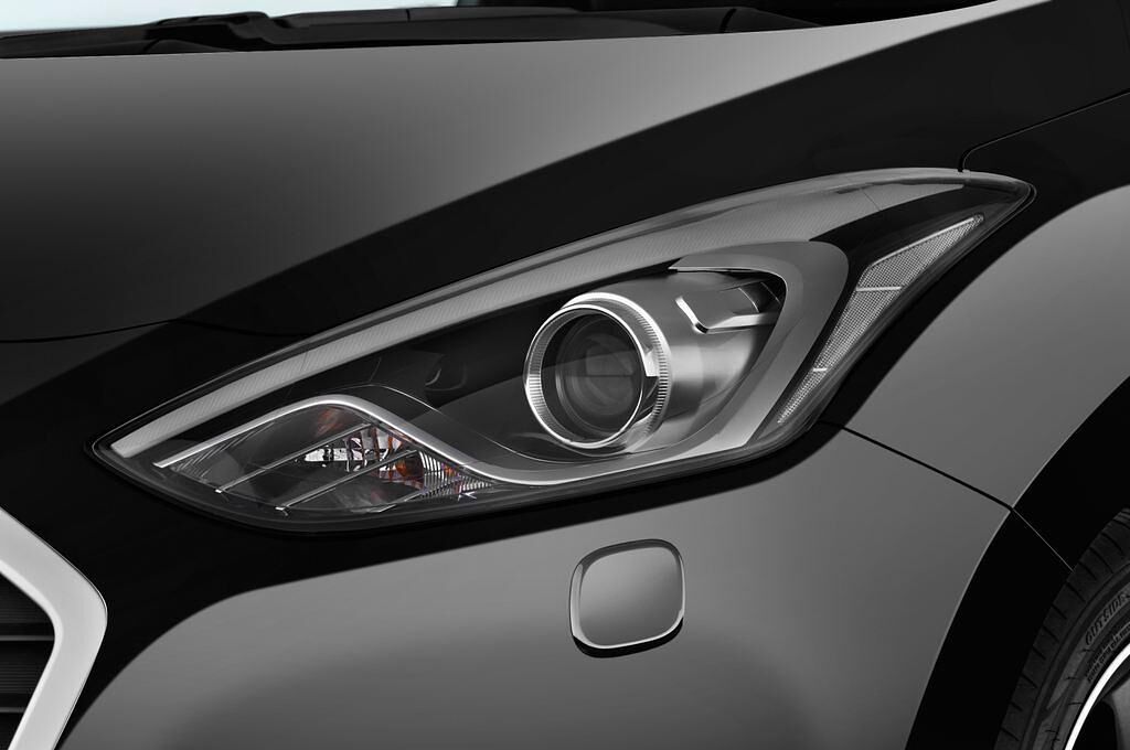 Hyundai I30 (Baujahr 2015) Turbo 5 Türen Scheinwerfer