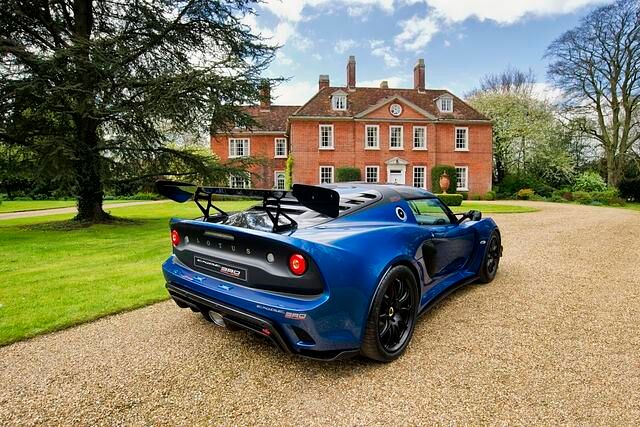 Der neue Spoiler liefert 200 Kilogramm Abtrieb