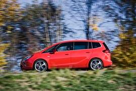 Opel Zafira Tourer 2.0 Biturbo - Mit familiärem Sportsgeist (Kurzfassung)