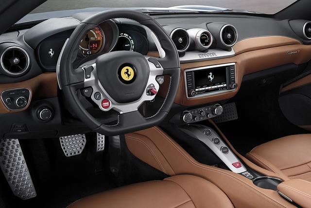 Innen gibt es ebfenfalls kleinere Ändernugen