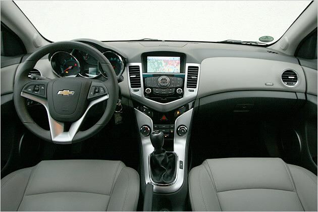 Der Innenraum gefällt mit einer sauberen Verarbeitung