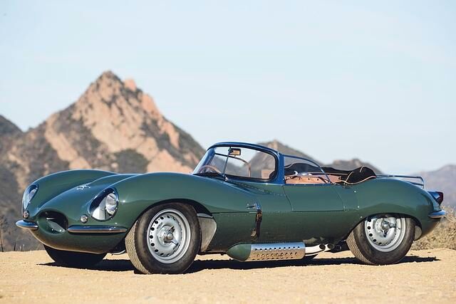 Nachdem Jaguar bereits vor zwei Jahren mit einer ähnlichen Geschichte sechs originalgetreue Lightweight-Versionen des E-Type aufgelegt und binnen 24 Stunden verkauft hatte, waren auch die XKSS...