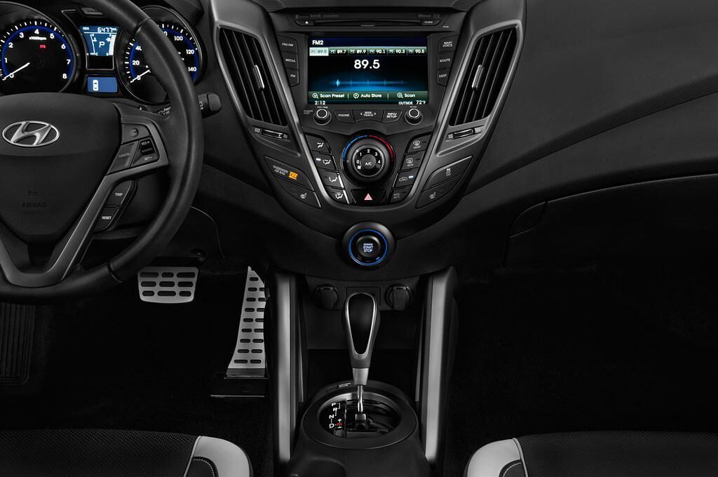 Hyundai Veloster (Baujahr 2013) Turbo 3 Türen Mittelkonsole