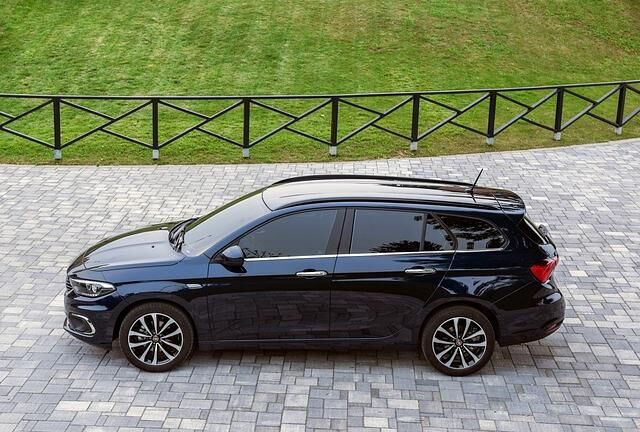 Angeboten werden auch drei Ausstattungsvarianten