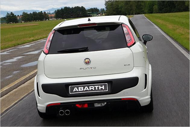 Nebelschlussleuchte und Rückfahr-Licht sind in den Diffusor intergriert