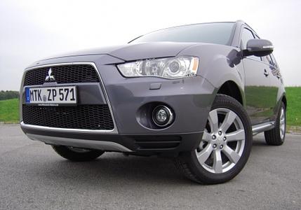 Mitsubishi Outlander 2.2 DI-D 4WD - Genügsamer Riese